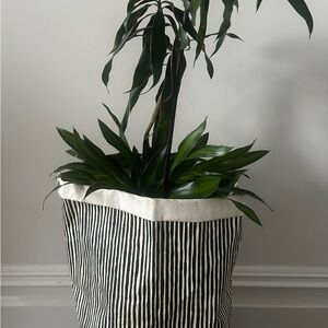 Marimekko medium (9”)  flower/plant pot cover